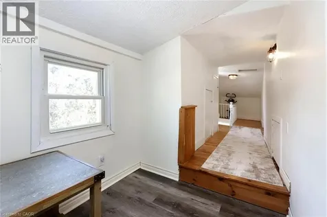 1 John Avenue Paris ON N3L 2S8