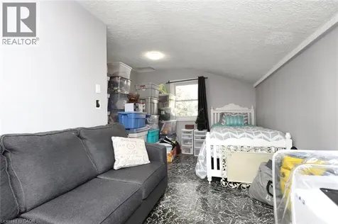 1 John Avenue Paris ON N3L 2S8