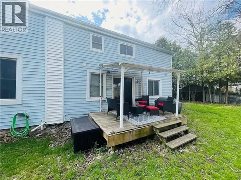 1 John Avenue Paris ON N3L 2S8