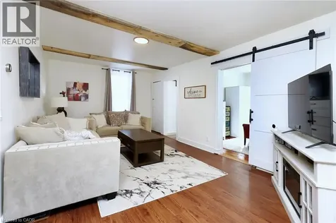 1 John Avenue Paris ON N3L 2S8