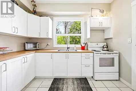 43 Harvey Street Hamilton (gibson) ON L8L 2L9