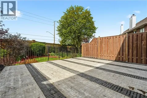 14 Harbour Drive Stoney Creek ON L8E 4Z5