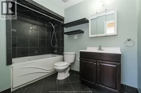 1040 Pope Street Lasalle ON N9J 3E4