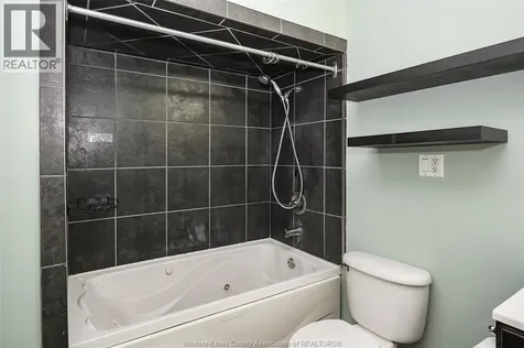 1040 Pope Street Lasalle ON N9J 3E4