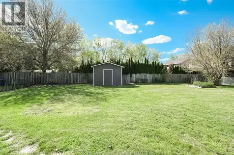 1040 Pope Street Lasalle ON N9J 3E4