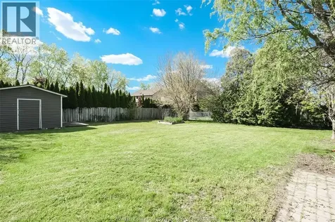 1040 Pope Street Lasalle ON N9J 3E4