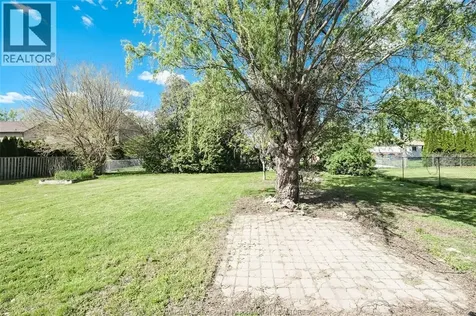 1040 Pope Street Lasalle ON N9J 3E4