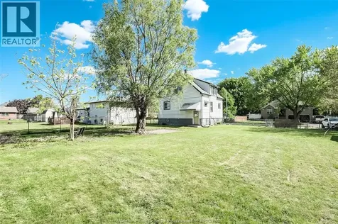 1040 Pope Street Lasalle ON N9J 3E4