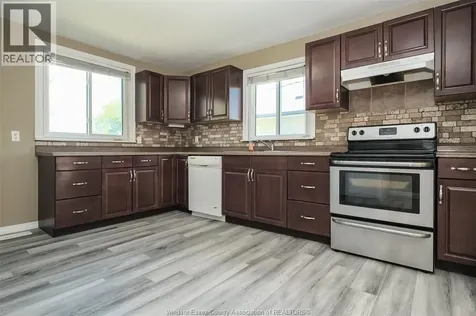 1040 Pope Street Lasalle ON N9J 3E4