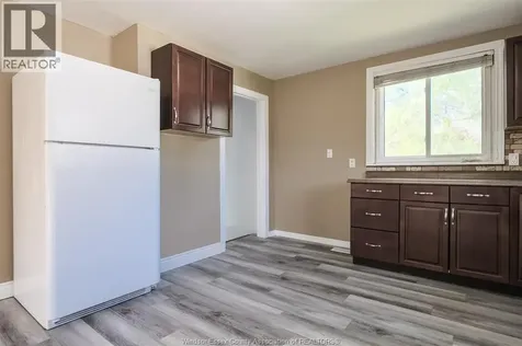 1040 Pope Street Lasalle ON N9J 3E4