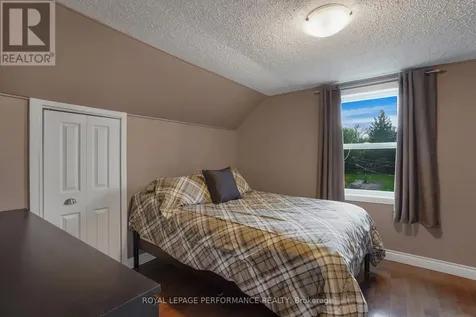 215-217 Nelson Street East Hawkesbury ON K6A 1L6