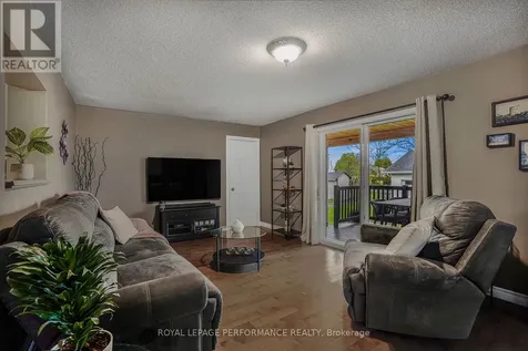 215-217 Nelson Street East Hawkesbury ON K6A 1L6