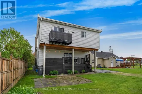215-217 Nelson Street East Hawkesbury ON K6A 1L6