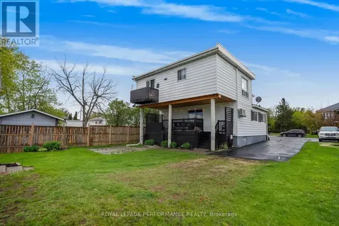 215-217 Nelson Street East Hawkesbury ON K6A 1L6