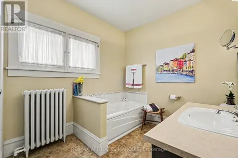 70 Maple Avenue Smiths Falls ON K7A 2A7