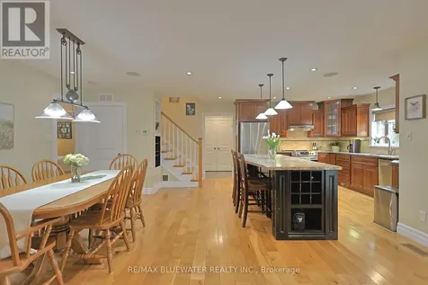 6436 Robert Avenue Lambton Shores ON N0N 1J2
