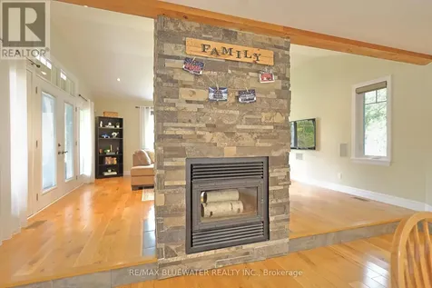 6436 Robert Avenue Lambton Shores ON N0N 1J2
