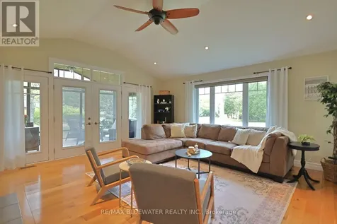 6436 Robert Avenue Lambton Shores ON N0N 1J2