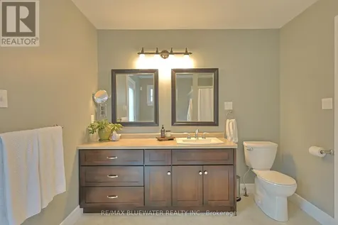 6436 Robert Avenue Lambton Shores ON N0N 1J2