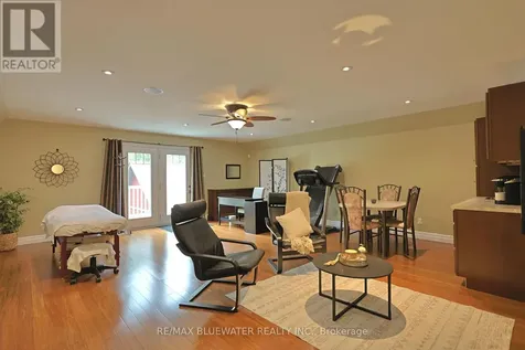6436 Robert Avenue Lambton Shores ON N0N 1J2