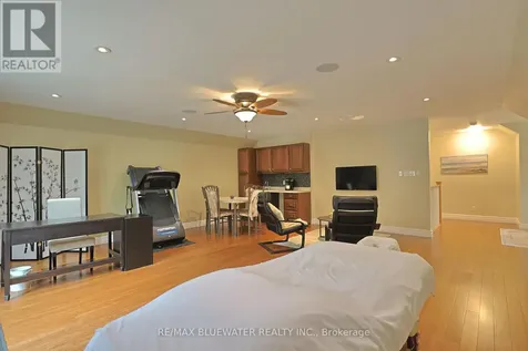 6436 Robert Avenue Lambton Shores ON N0N 1J2