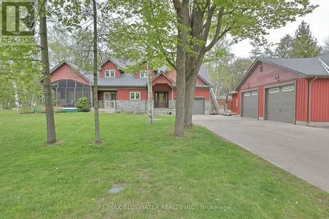 6436 Robert Avenue Lambton Shores ON N0N 1J2