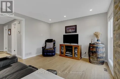 1899 Rosewind Court Ottawa ON K1C 7E3