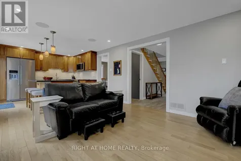 1899 Rosewind Court Ottawa ON K1C 7E3
