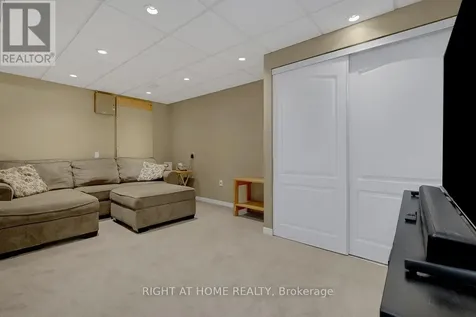1899 Rosewind Court Ottawa ON K1C 7E3