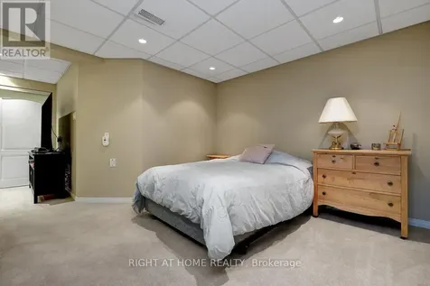 1899 Rosewind Court Ottawa ON K1C 7E3