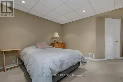 1899 Rosewind Court Ottawa ON K1C 7E3