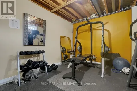 1899 Rosewind Court Ottawa ON K1C 7E3