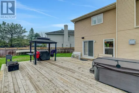 1899 Rosewind Court Ottawa ON K1C 7E3