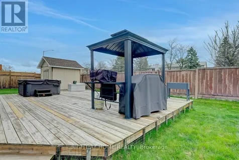 1899 Rosewind Court Ottawa ON K1C 7E3