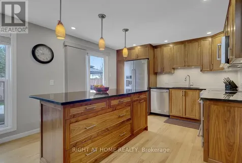1899 Rosewind Court Ottawa ON K1C 7E3