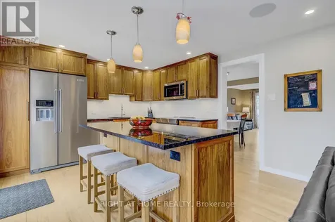 1899 Rosewind Court Ottawa ON K1C 7E3