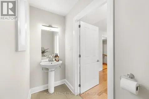649 Churchill Avenue North Ottawa ON K1Z 5G2