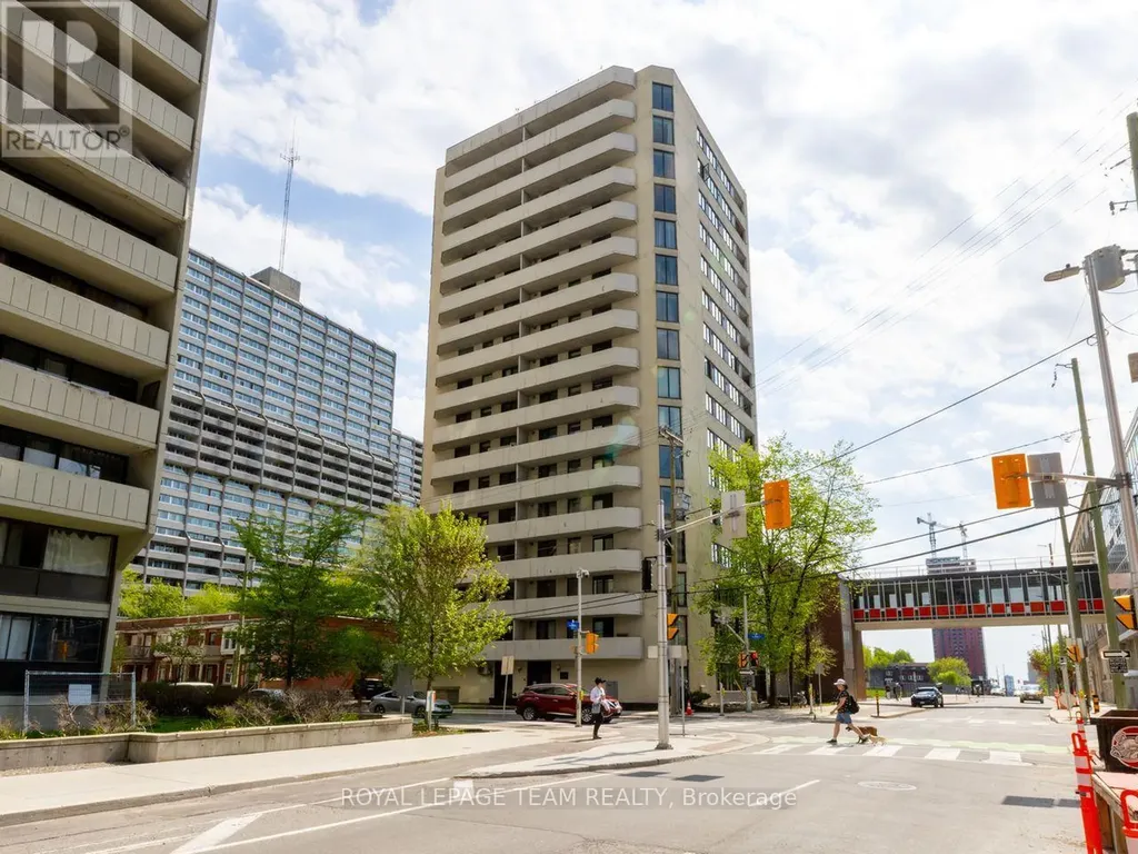 200 Bay Street Ottawa ON K1R 7W8