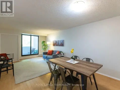 200 Bay Street Ottawa ON K1R 7W8