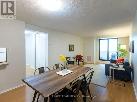 200 Bay Street Ottawa ON K1R 7W8