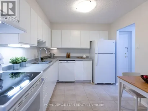 200 Bay Street Ottawa ON K1R 7W8