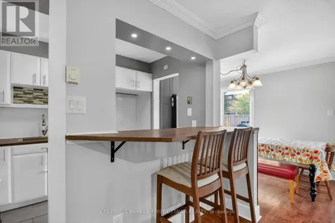 8 Arnold Drive Ottawa ON K2H 6V9