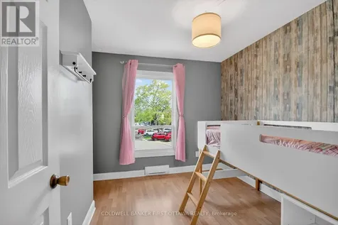 8 Arnold Drive Ottawa ON K2H 6V9