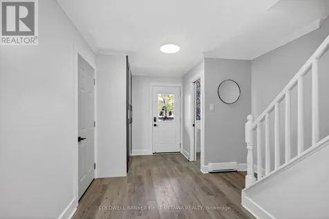 8 Arnold Drive Ottawa ON K2H 6V9