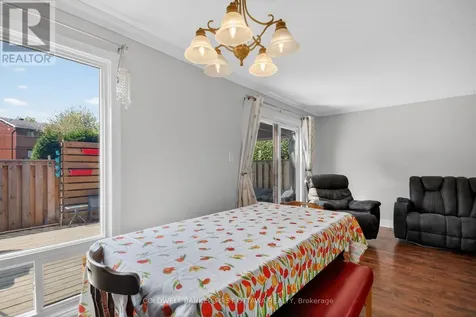 8 Arnold Drive Ottawa ON K2H 6V9