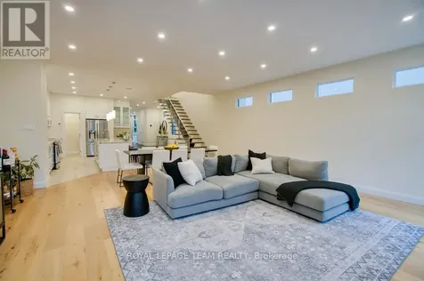 49 Aylen Avenue Ottawa ON K2A 3P7