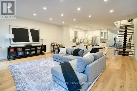 49 Aylen Avenue Ottawa ON K2A 3P7