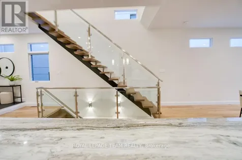49 Aylen Avenue Ottawa ON K2A 3P7