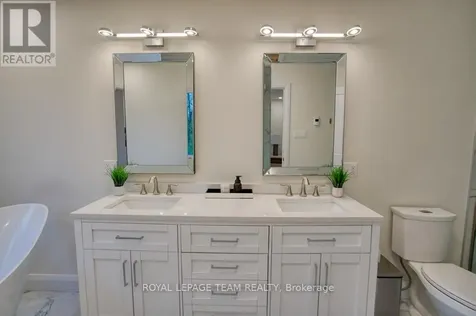 49 Aylen Avenue Ottawa ON K2A 3P7