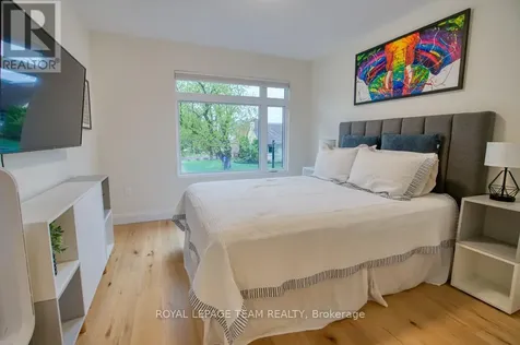 49 Aylen Avenue Ottawa ON K2A 3P7